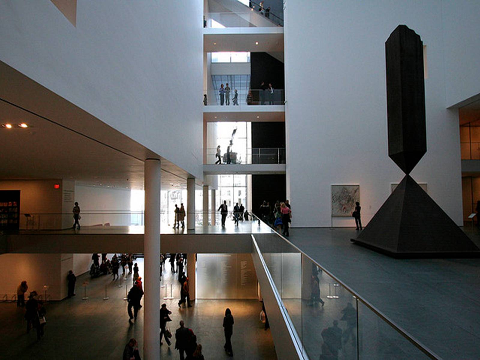 Презентація на тему «The best museums in the world» - Слайд #17