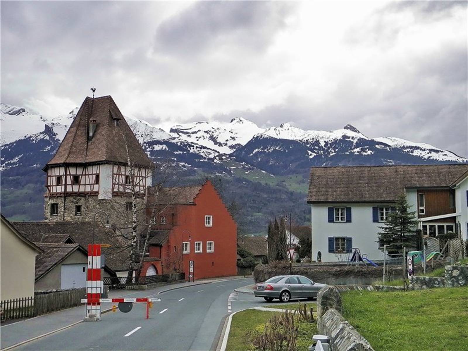 Презентація на тему «Architektur des Liechtensteins» - Слайд #19