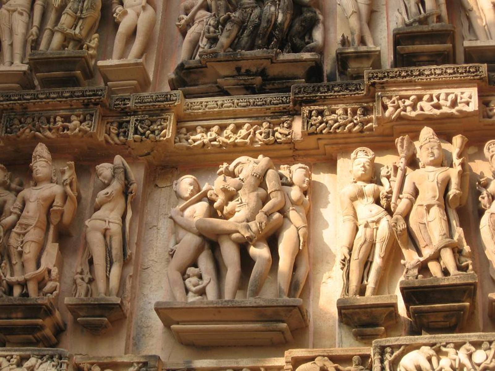 Индийская эротическая скульптура