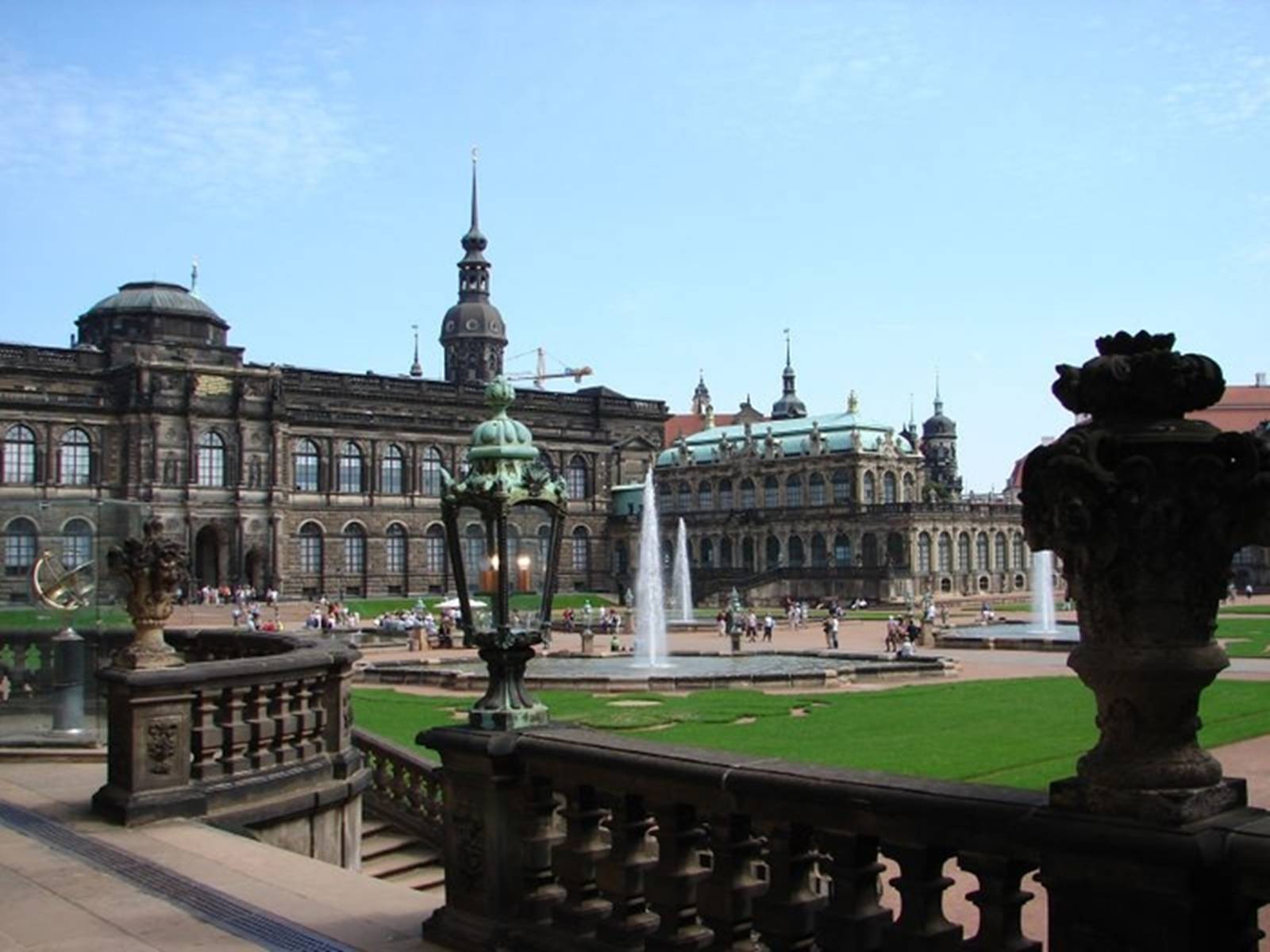 Презентація на тему «Цвінгер у Дрездені» - Слайд #9