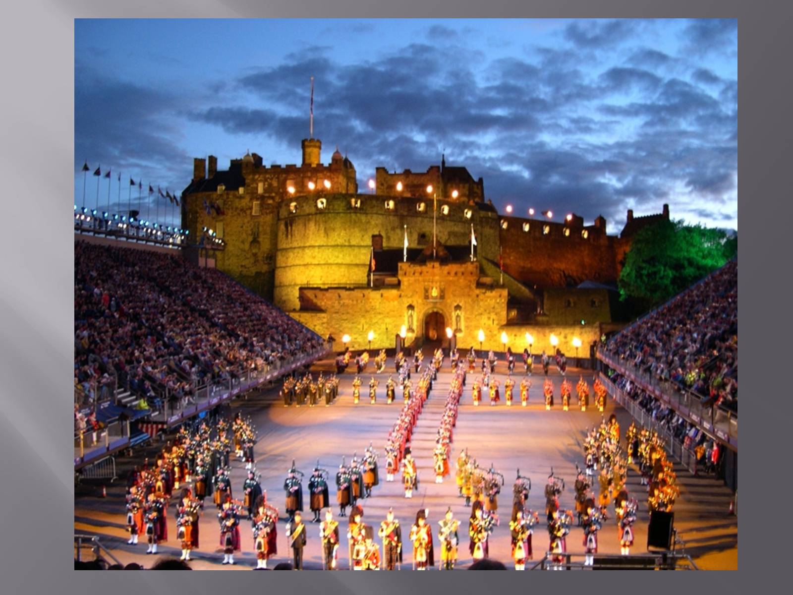 Замок в Эдинбурге фестиваль