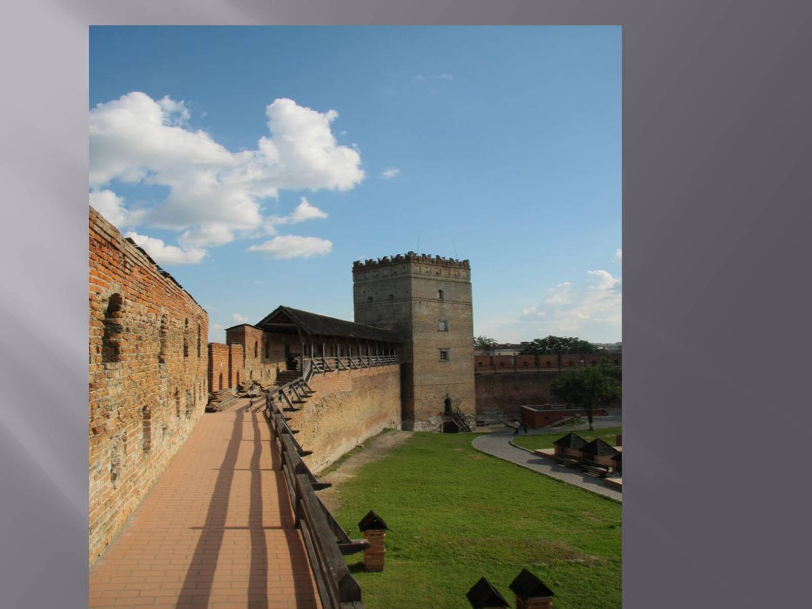 Презентація на тему «Фортеці і замки Галицько – Волинської держави» - Слайд #15