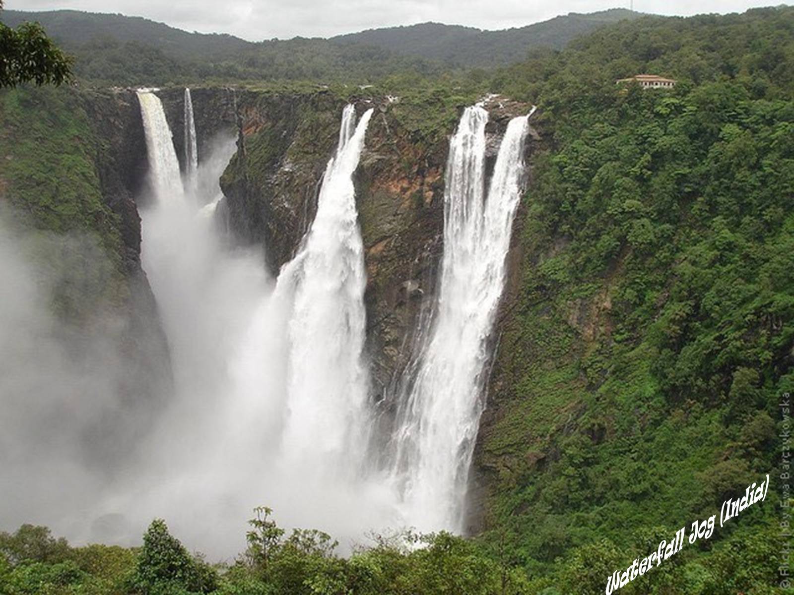 Презентація на тему «The most beautiful Waterfalls in the world» - Слайд #19