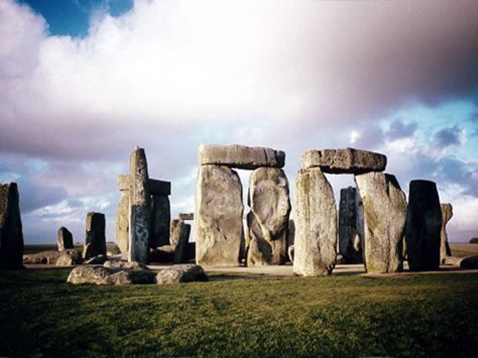 The famous stonehenge. Стоунхендж Великобритания. Stone Hedge достопримечательность. Достопримечательности Стоунхендж. Стоунхендж на английском.