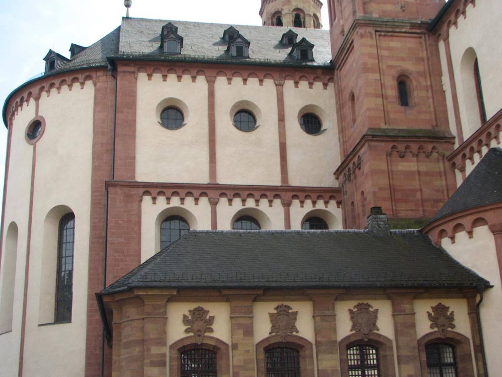 Презентація на тему «Вюрцбургский кафедральный собор» - Слайд #11