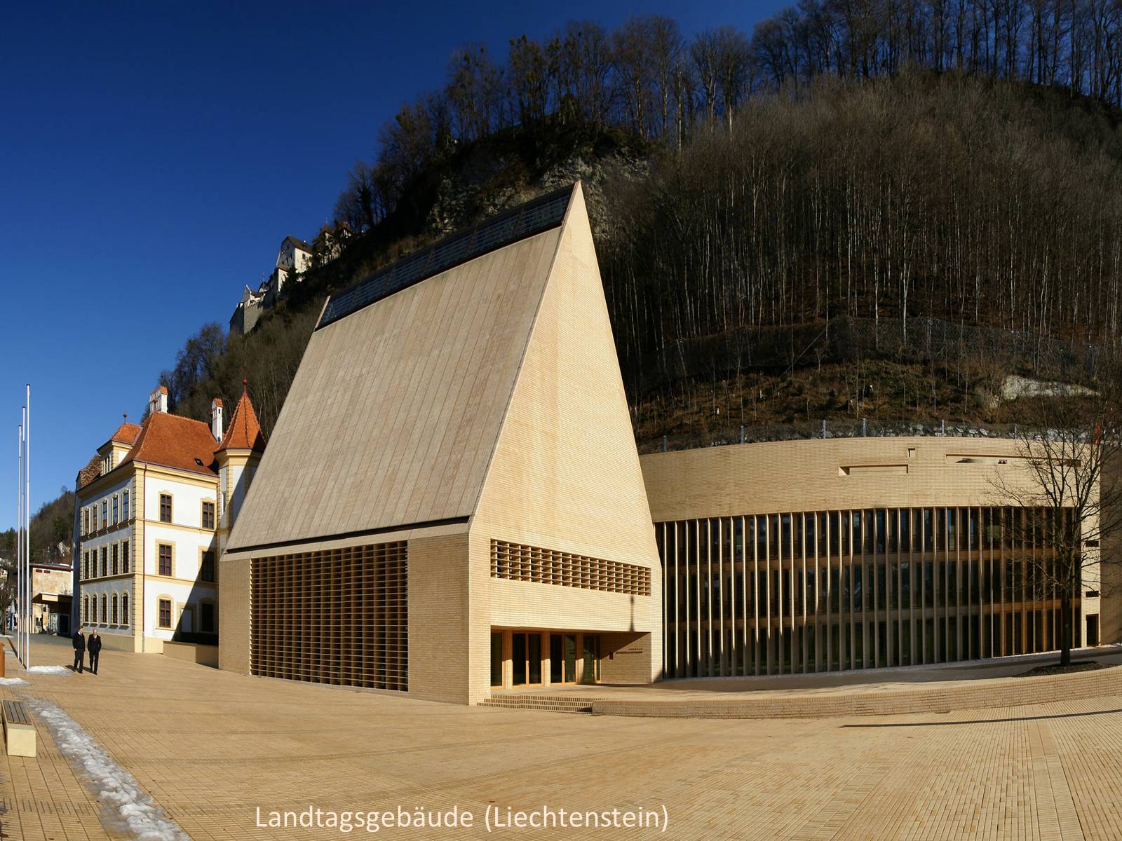 Презентація на тему «Architektur des Liechtensteins» - Слайд #3