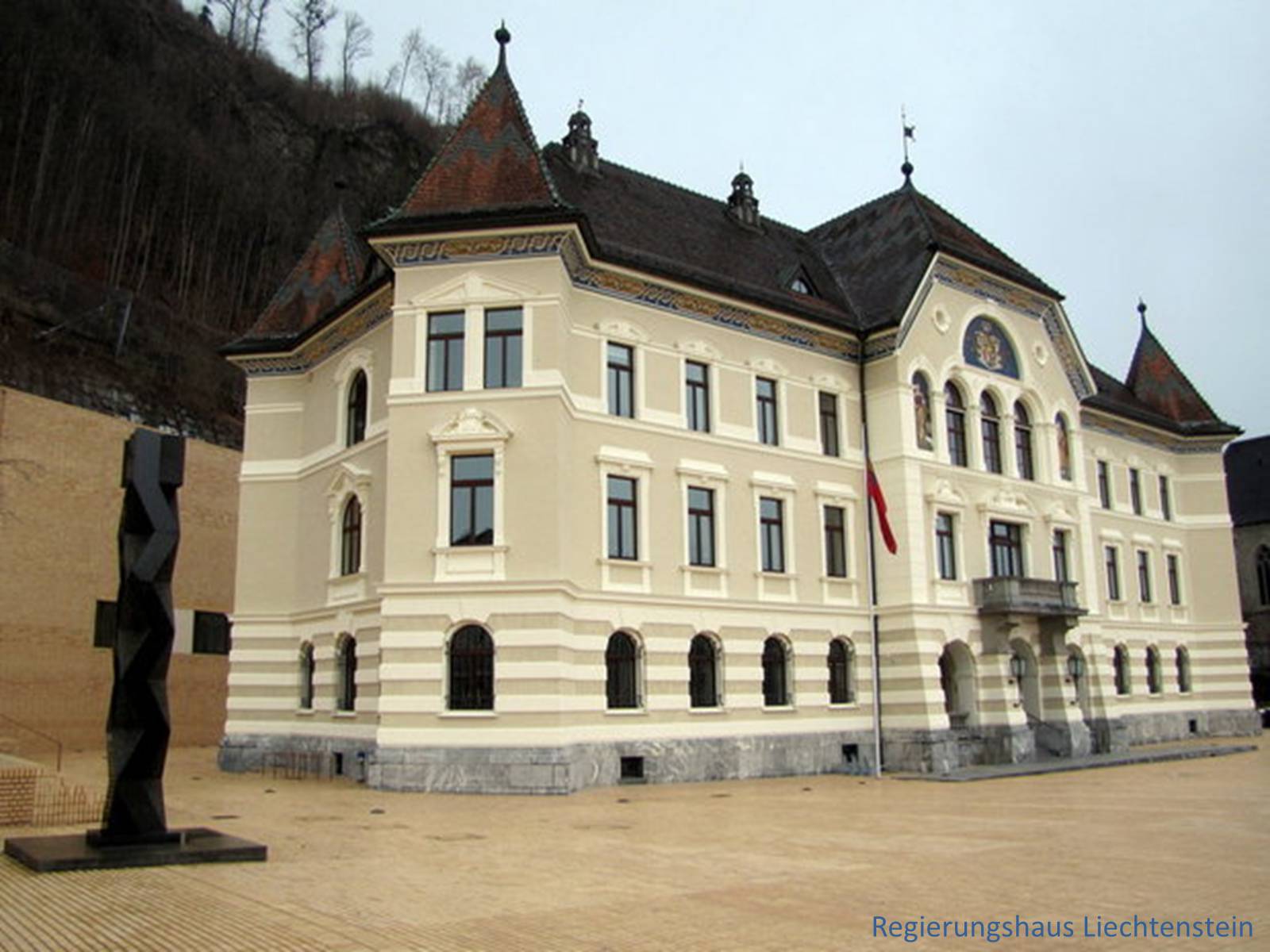 Презентація на тему «Architektur des Liechtensteins» - Слайд #6