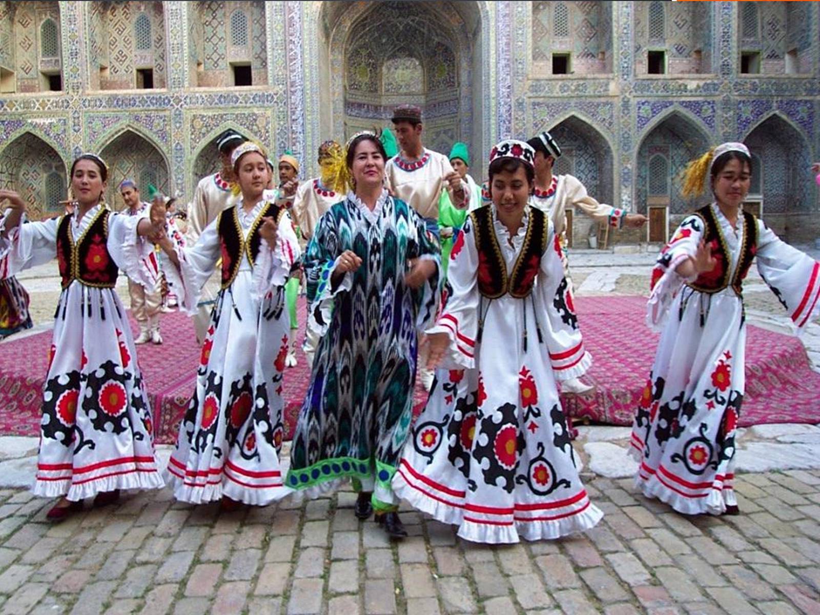 Праздник у узбеков сегодня. Навруз в Узбекистане. Праздник Navruz Uzbekistan. Традиции Навруза в Узбекистане. Ноуруз в Киргизии.