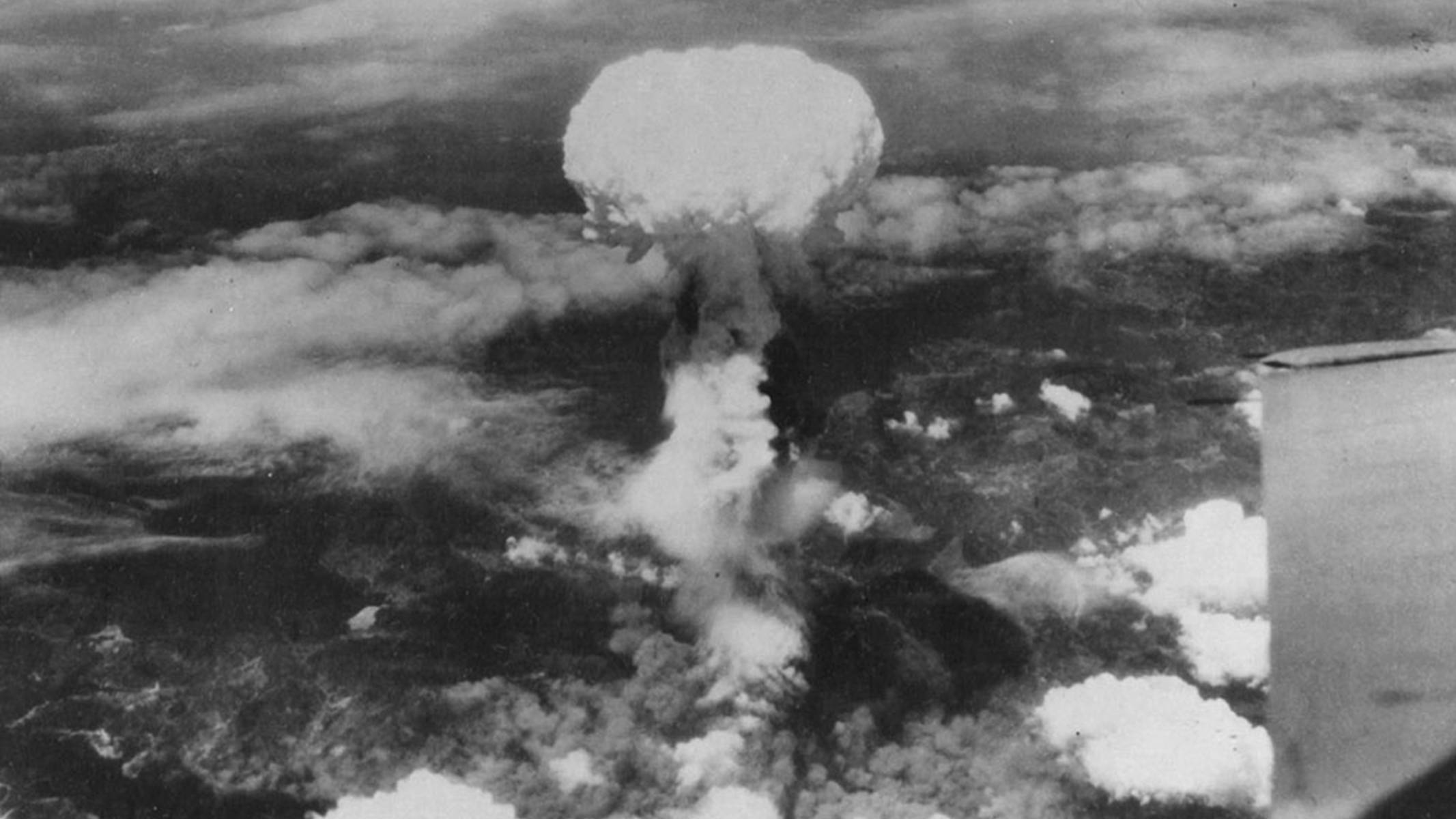 Атомная бомба в америке. Хиросима и Нагасаки атомная бомбардировка. Взрыв Хиросима и Нагасаки. Атомная бомбардировка США Хиросимы и Нагасаки.
